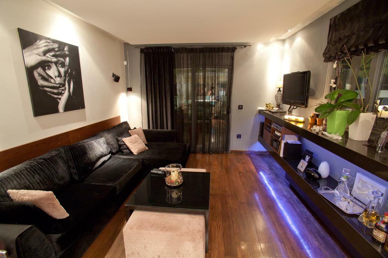 Deluxe Boutique , Jacuzzi, Private Parking, Fireplace Appartement Thessaloniki