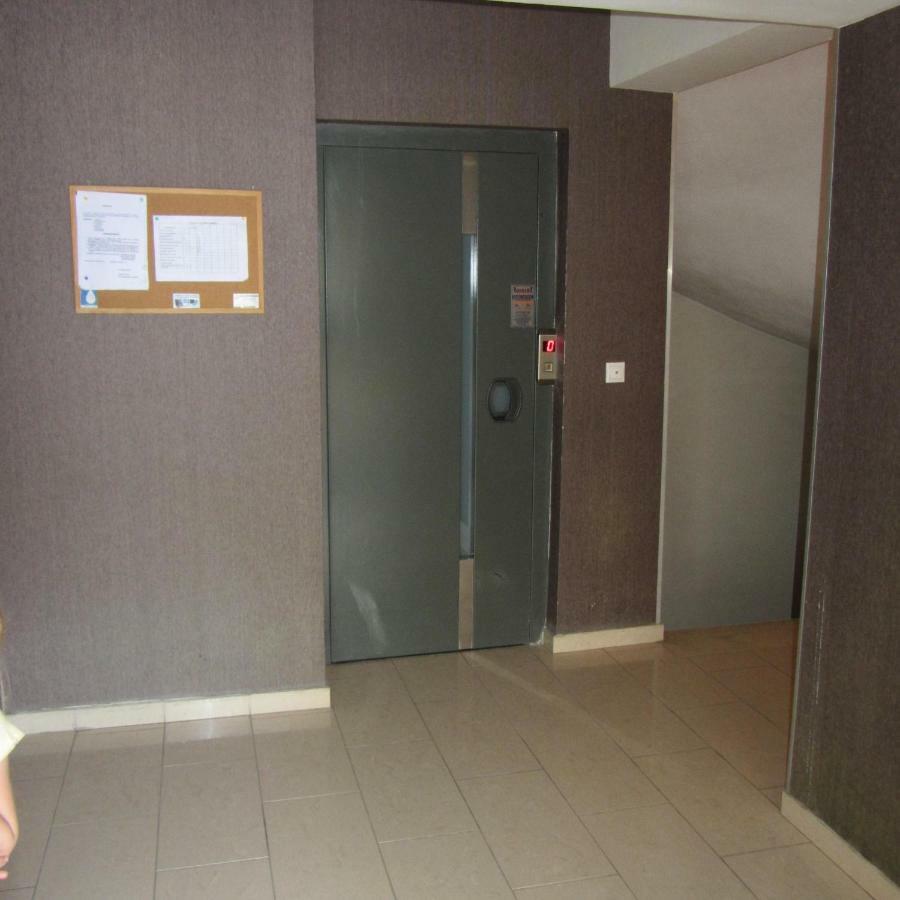 Appartement Deluxe Boutique , Jacuzzi, Private Parking, Fireplace *