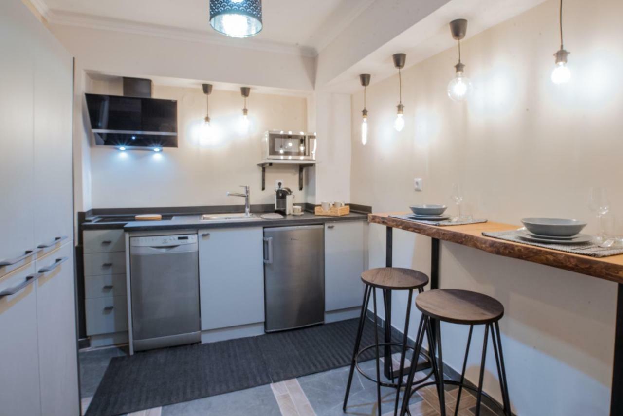 Chung Cư 56 M² 2 Ngủ, 1 Tắm Riêng ở Trung Tâm Thành Phố Thessaloníki