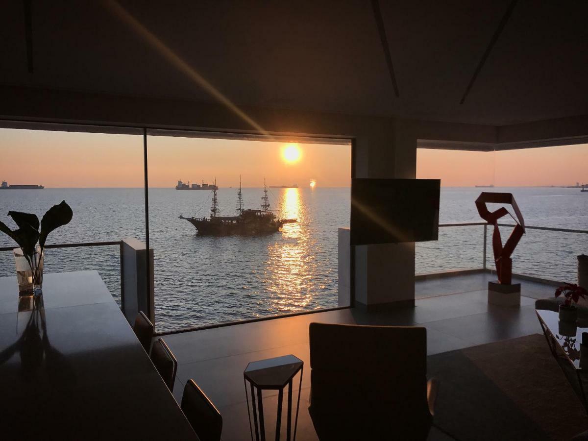 Infinity Sea View Apartamento *