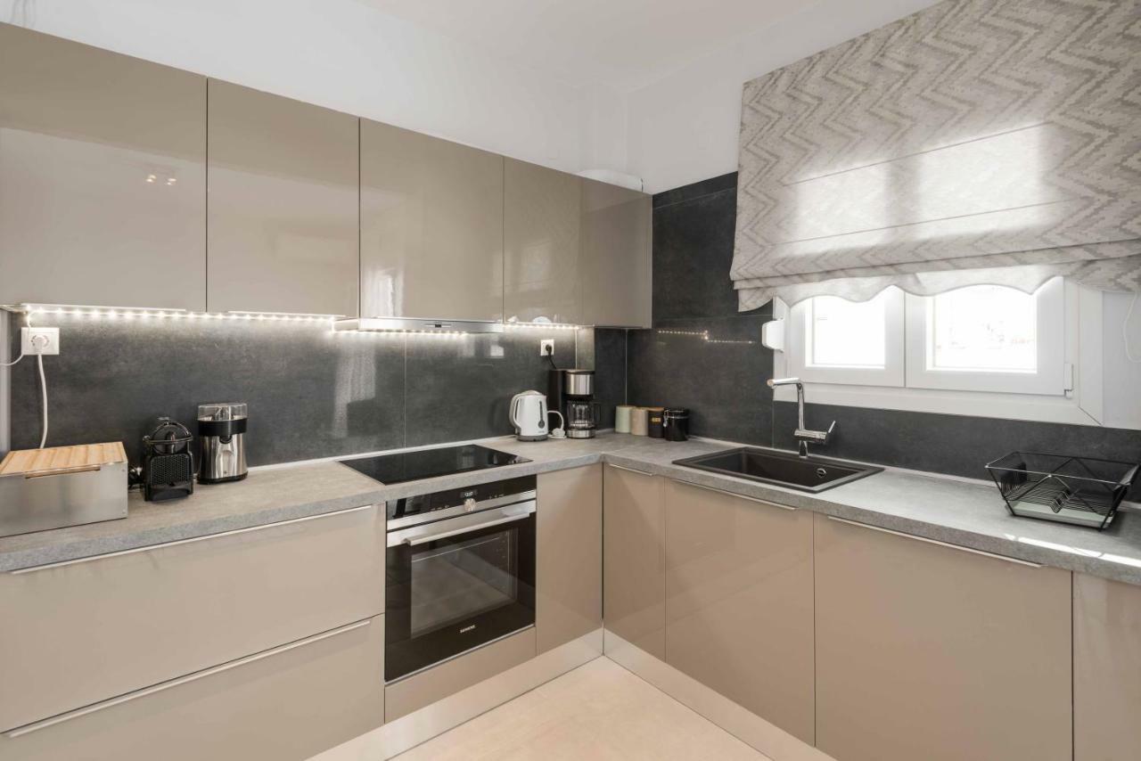 Appartement Kalamaria Brand New 1 Bedroom *