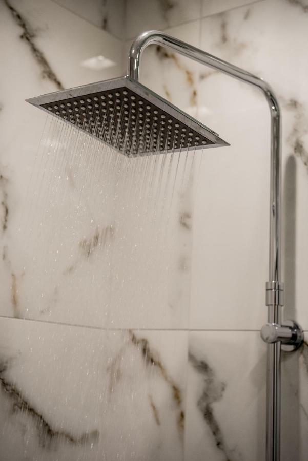 Leiland #colony_white_tower_suite Apartment *