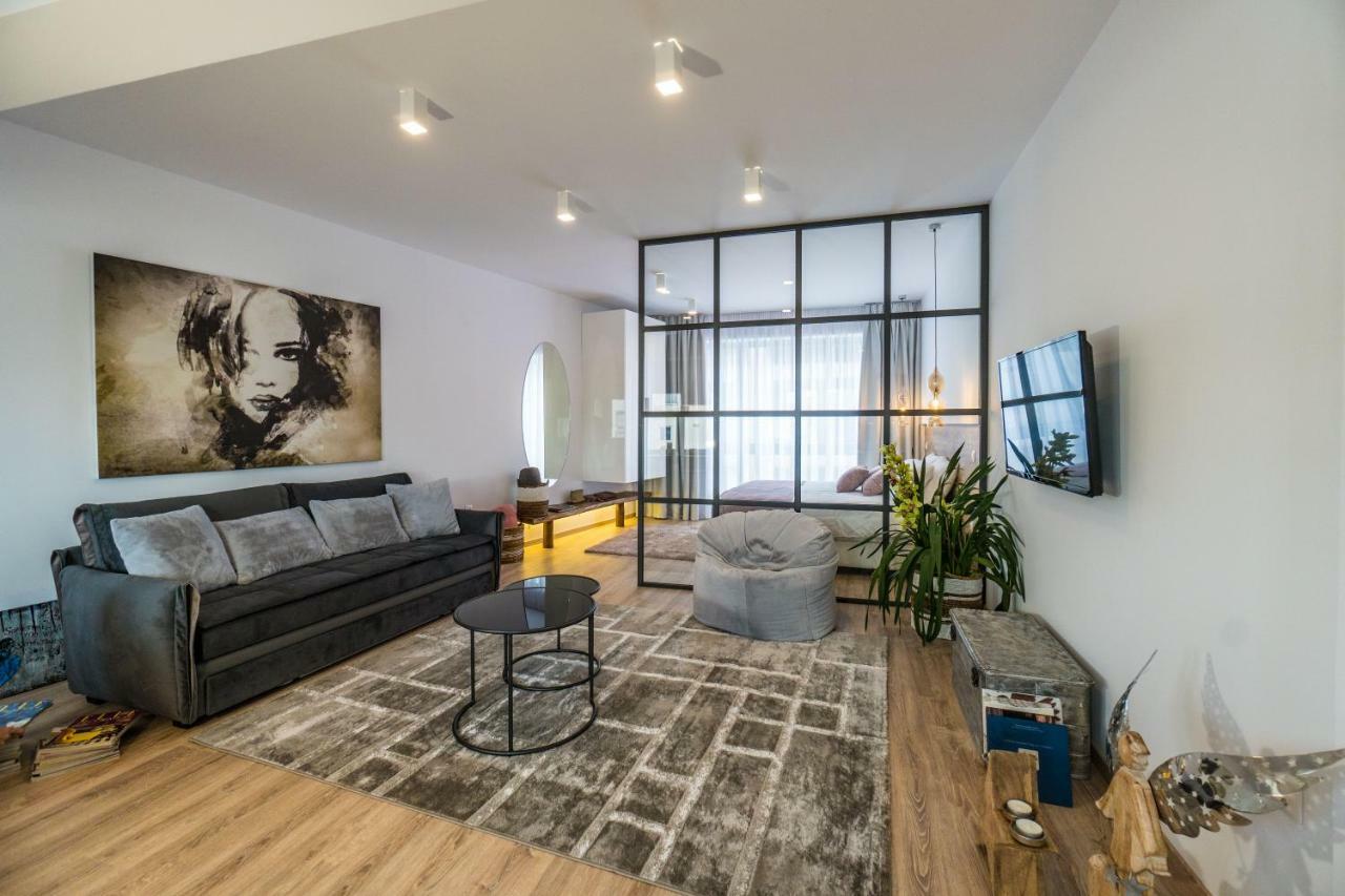 Apartment Glossy