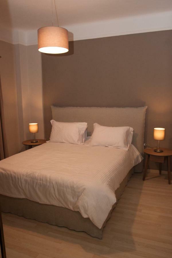 Stylish Zoi's Next To Helexpo, White Tower Daire Selanik