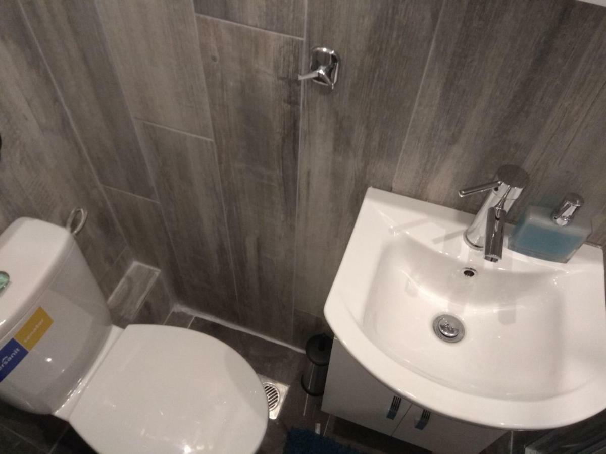 Flow - White Tower Two Bedroom Apartment *
