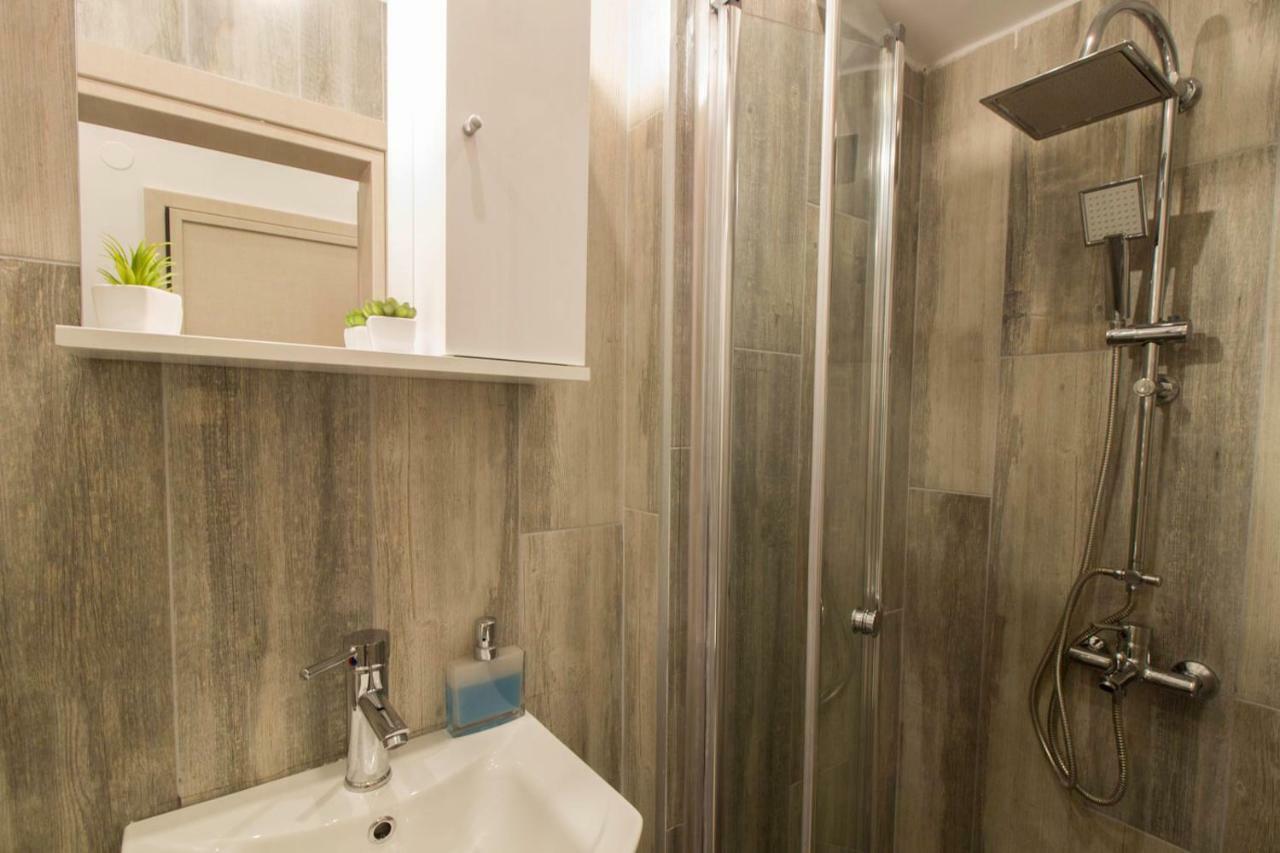 Apartment Flow - White Tower Two Bedroom *