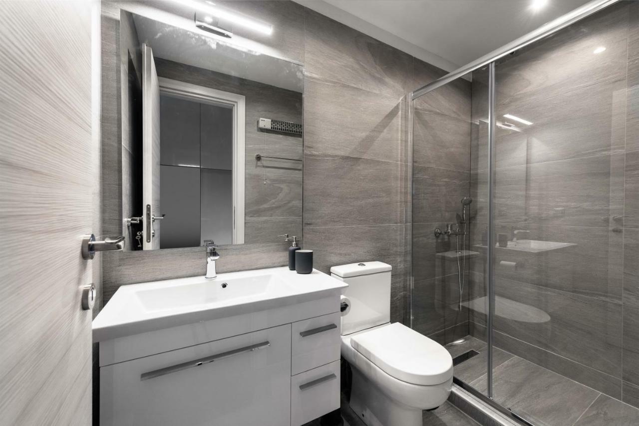 Apartment M&f Luxury Est. 2019 / F