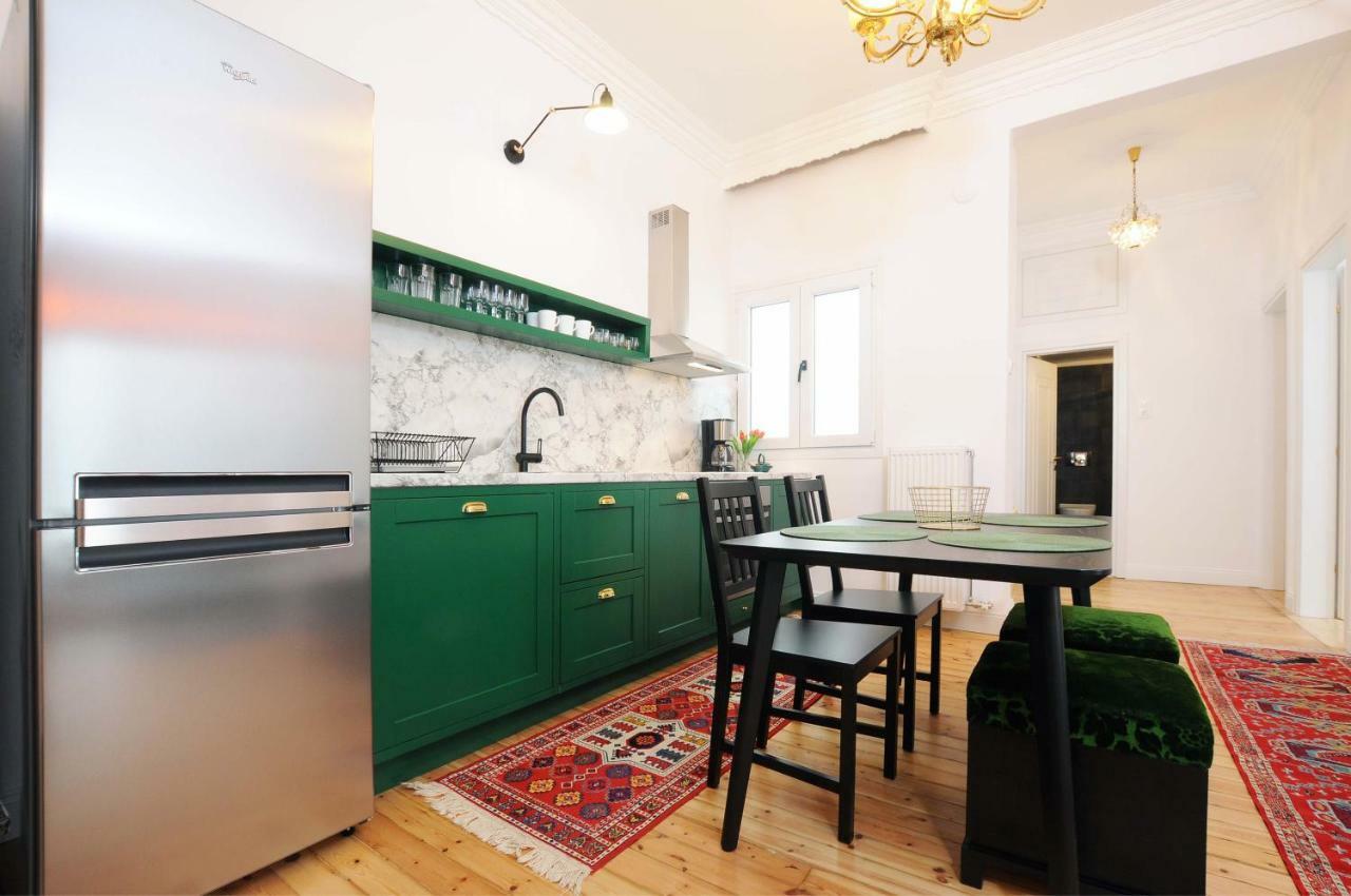 Apartment F & B Collection - Lux & Artdeco