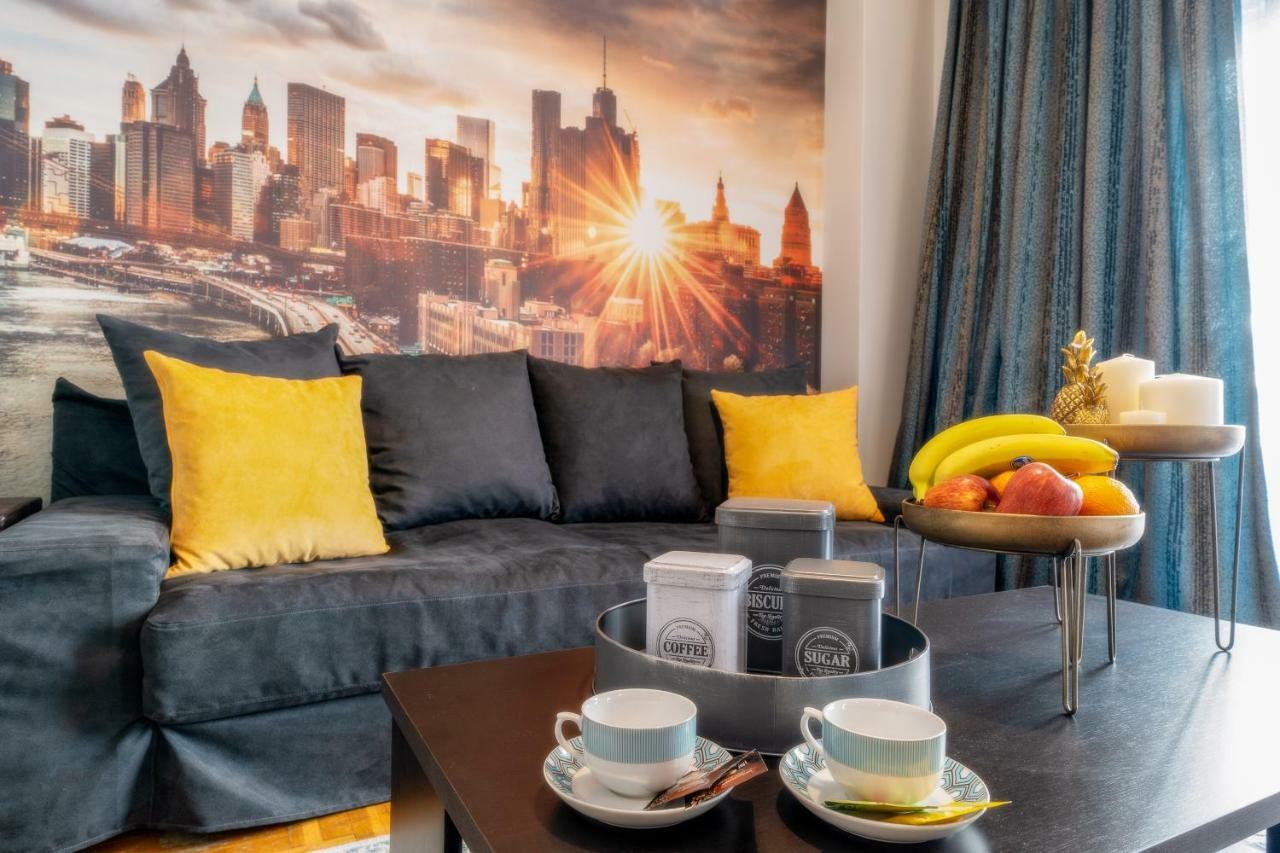 Deluxe Apt.