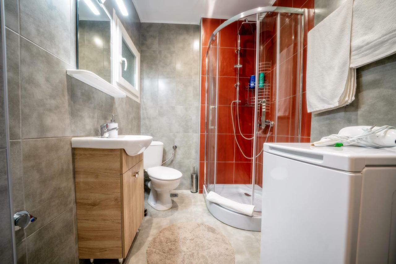 Deluxe Apt. *