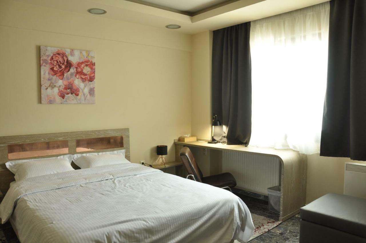 Agias Sofias Street Luxurious Apartamento Tessalónica