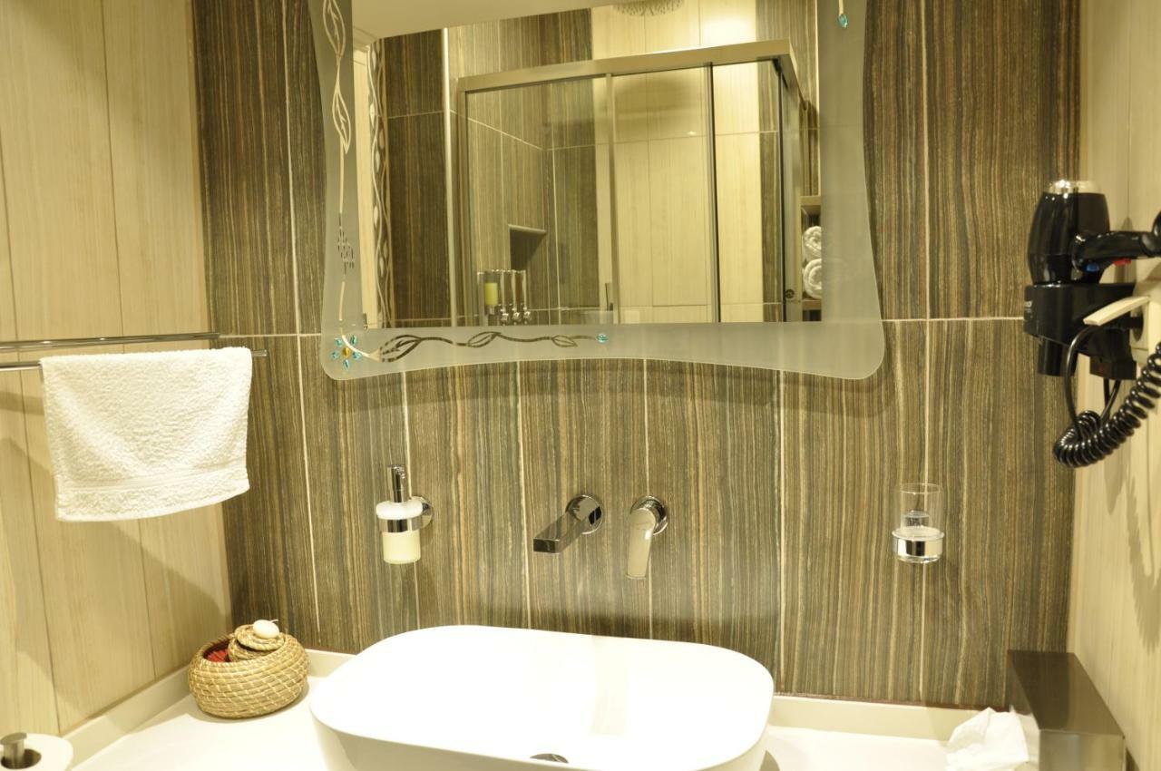 Agias Sofias Street Luxurious Thessaloniki