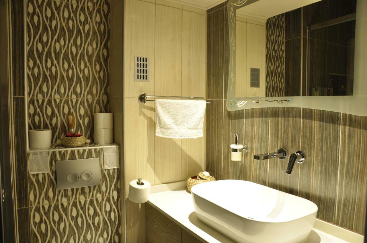 Agias Sofias Street Luxurious Apartamento *