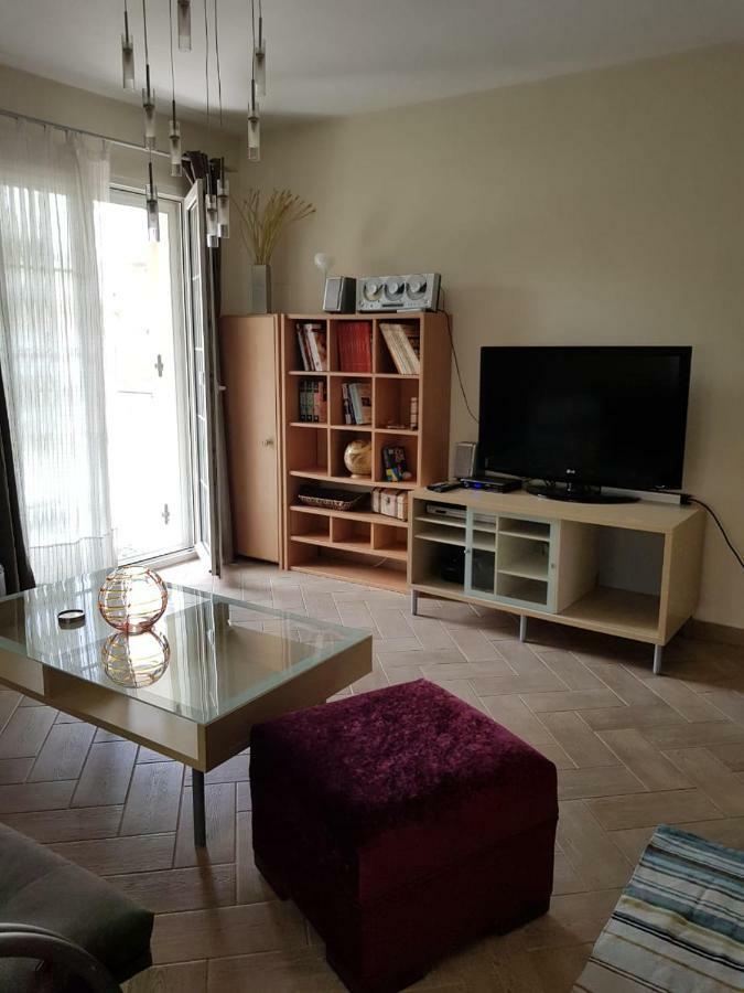 Flat With Garden Apartment *
