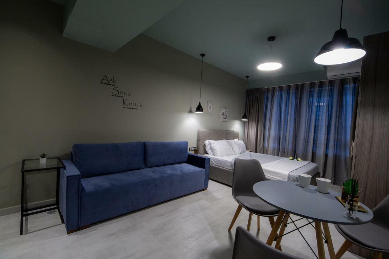 Angel Deluxe Apartments&suites *