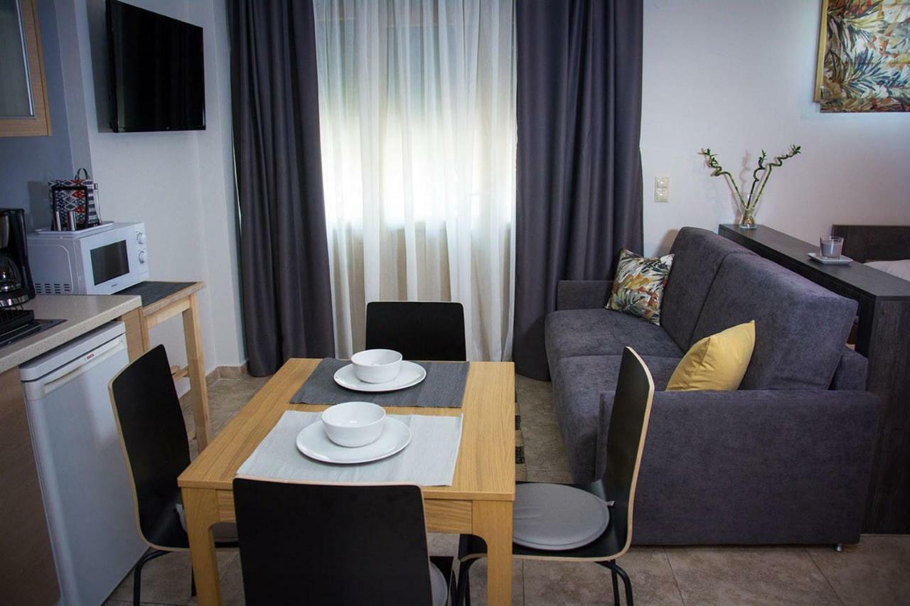 Quiet Urban With Private Backyard Apartment Thessaloniki