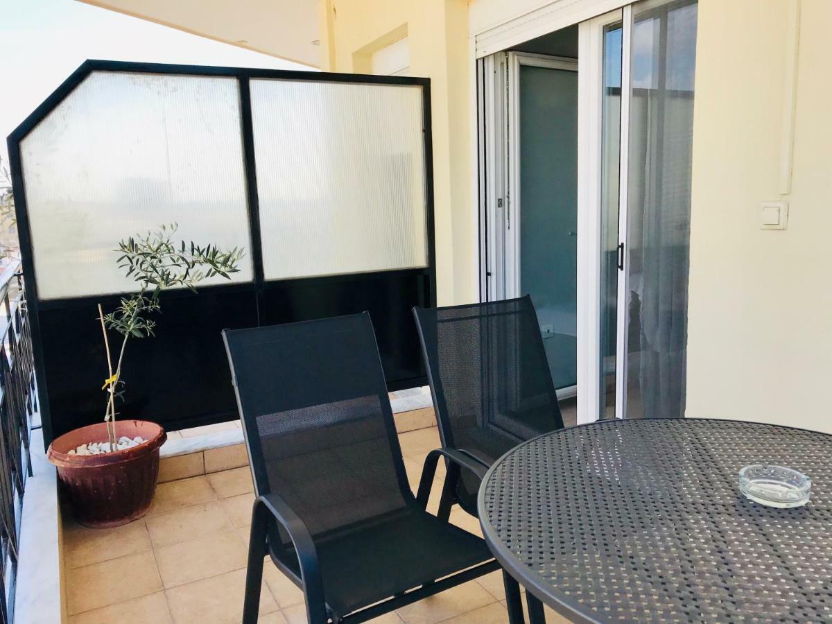 Appartement Konstantina's Studio Skg