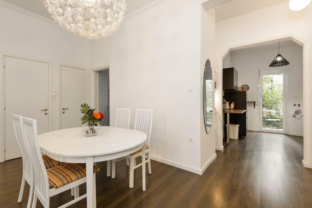 Market- Upper Aristotelous Sq Luxury *