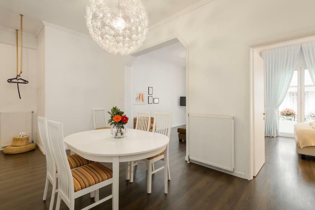 Market- Upper Aristotelous Sq Luxury * Thessaloniki