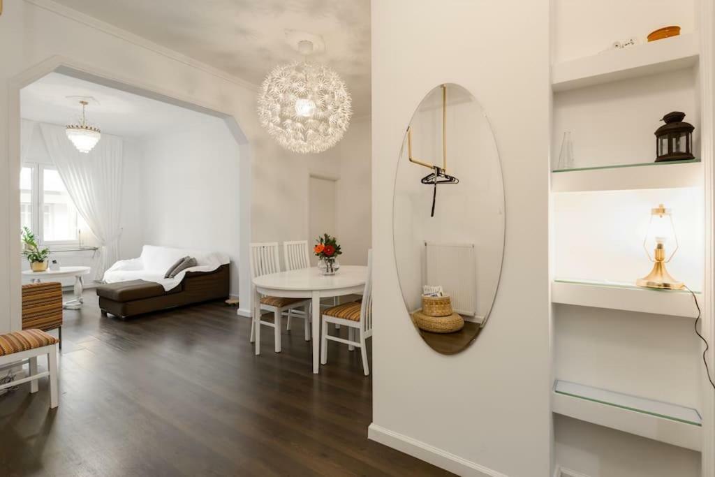 Market- Upper Aristotelous Sq Luxury Apartment