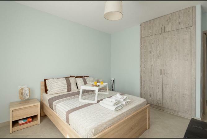 Bright Spacious Two-bedroom Apartamento Tessalónica