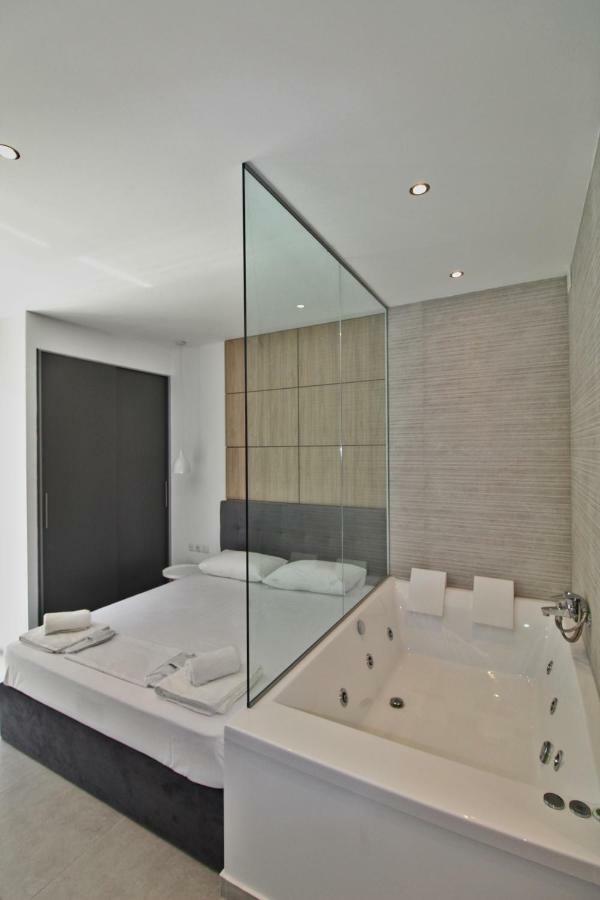 Blue Group Mesitiki Apartment