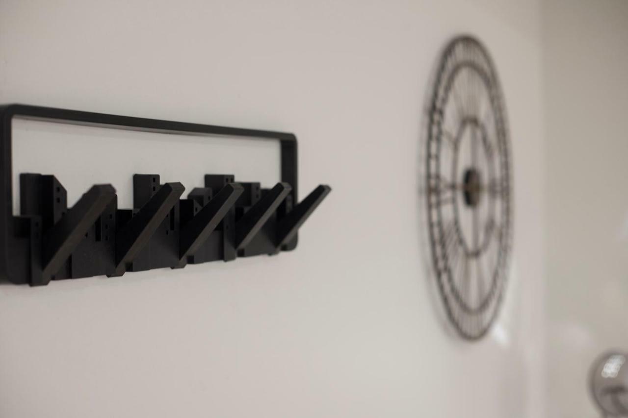 Ornament Suites, Nilie Hospitality Mgmt Apartment