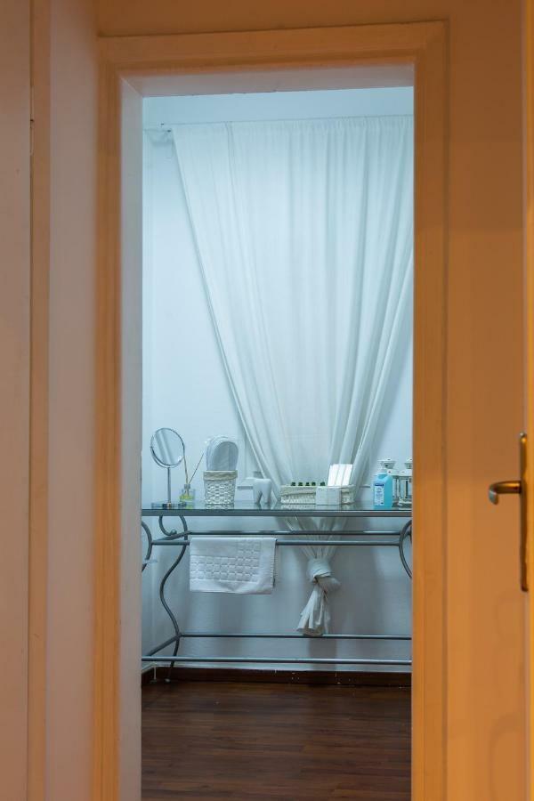 Daire Aristotelous Boarding House