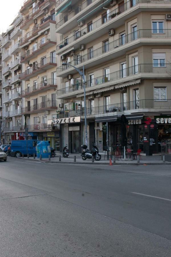 Stylish Zoi's Next To Helexpo, White Tower Daire Selanik