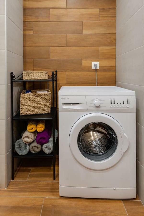 Upscale And Spacious 3br Apartment
