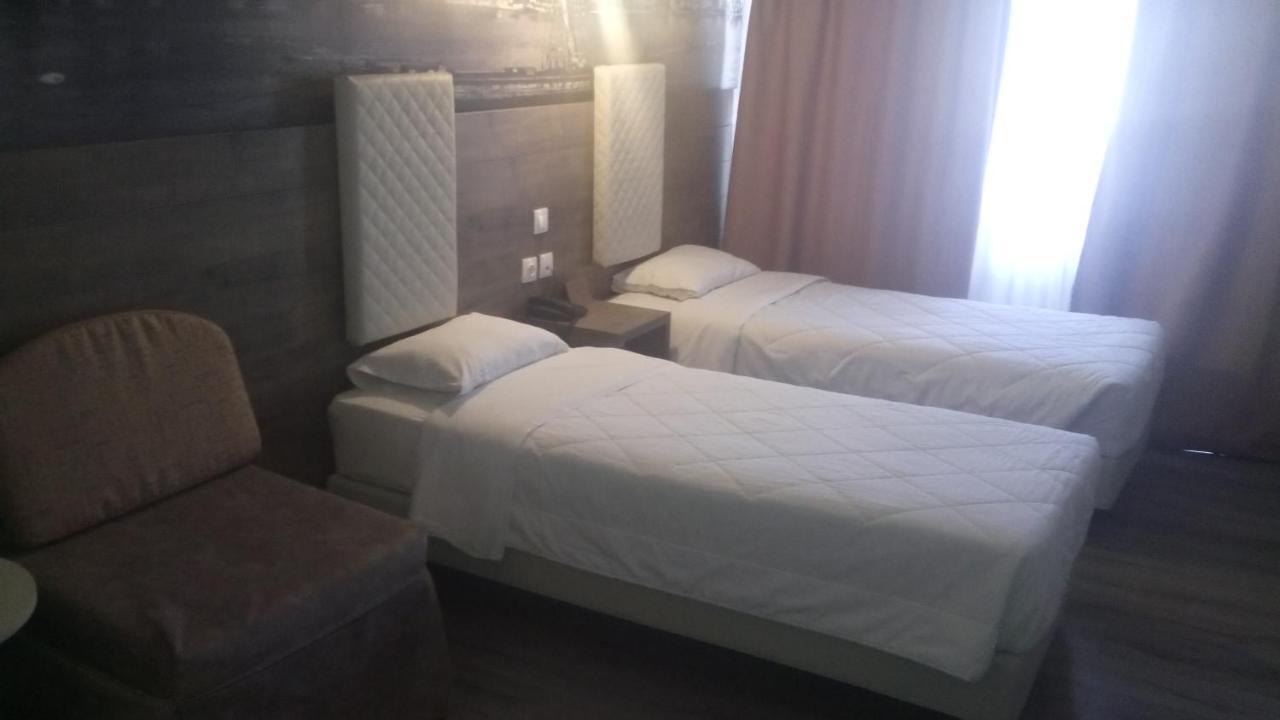 Hotel Metropolitan 4*