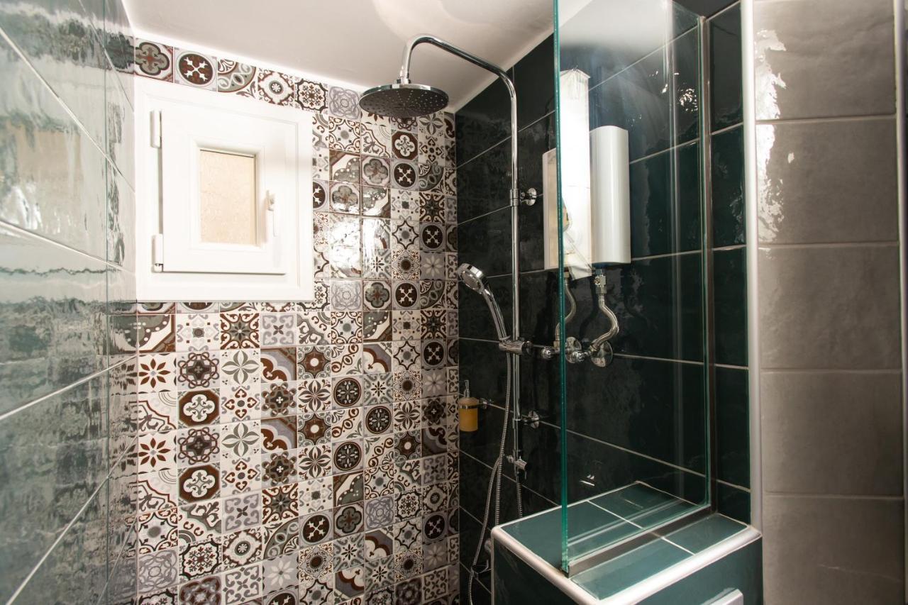Downtown Luxury Boutique : The Red Apartment