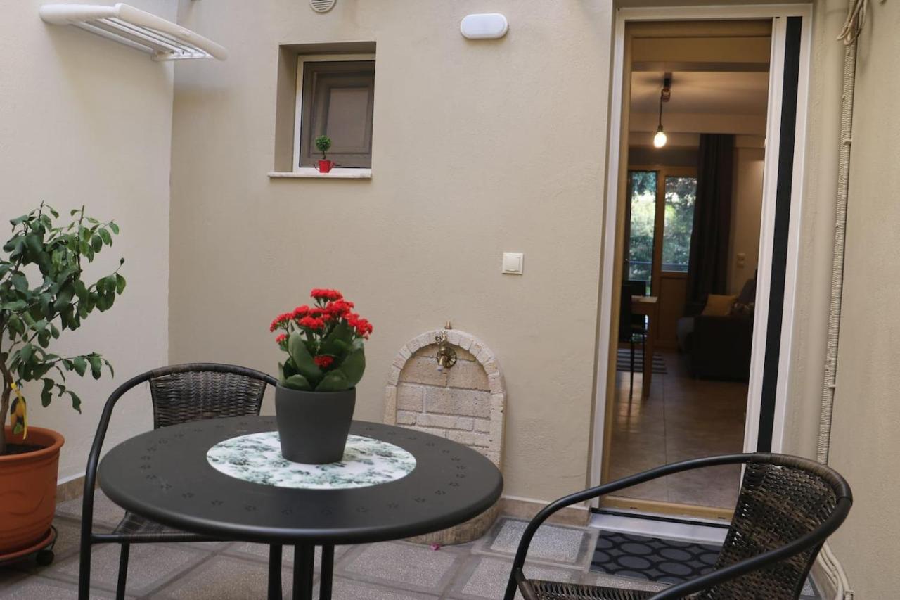 Quiet Urban With Private Backyard Apartment *