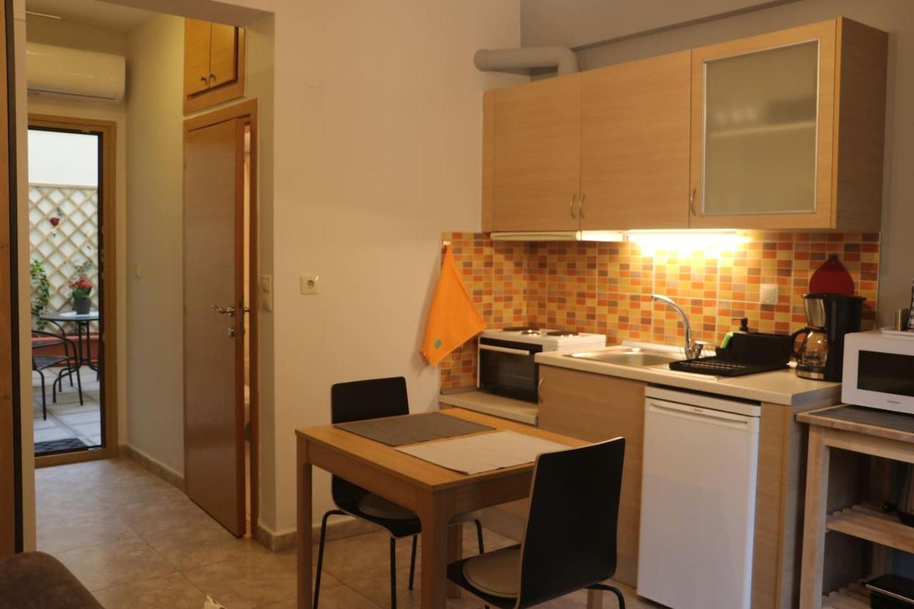 Apartment Quiet Urban With Private Backyard