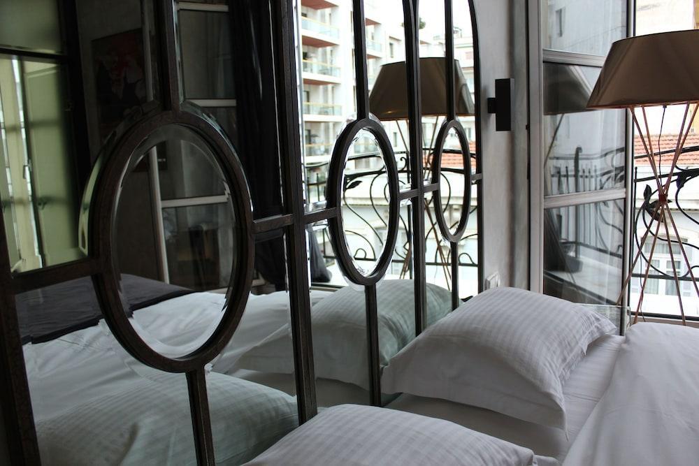 Andromeda Hotel 4*