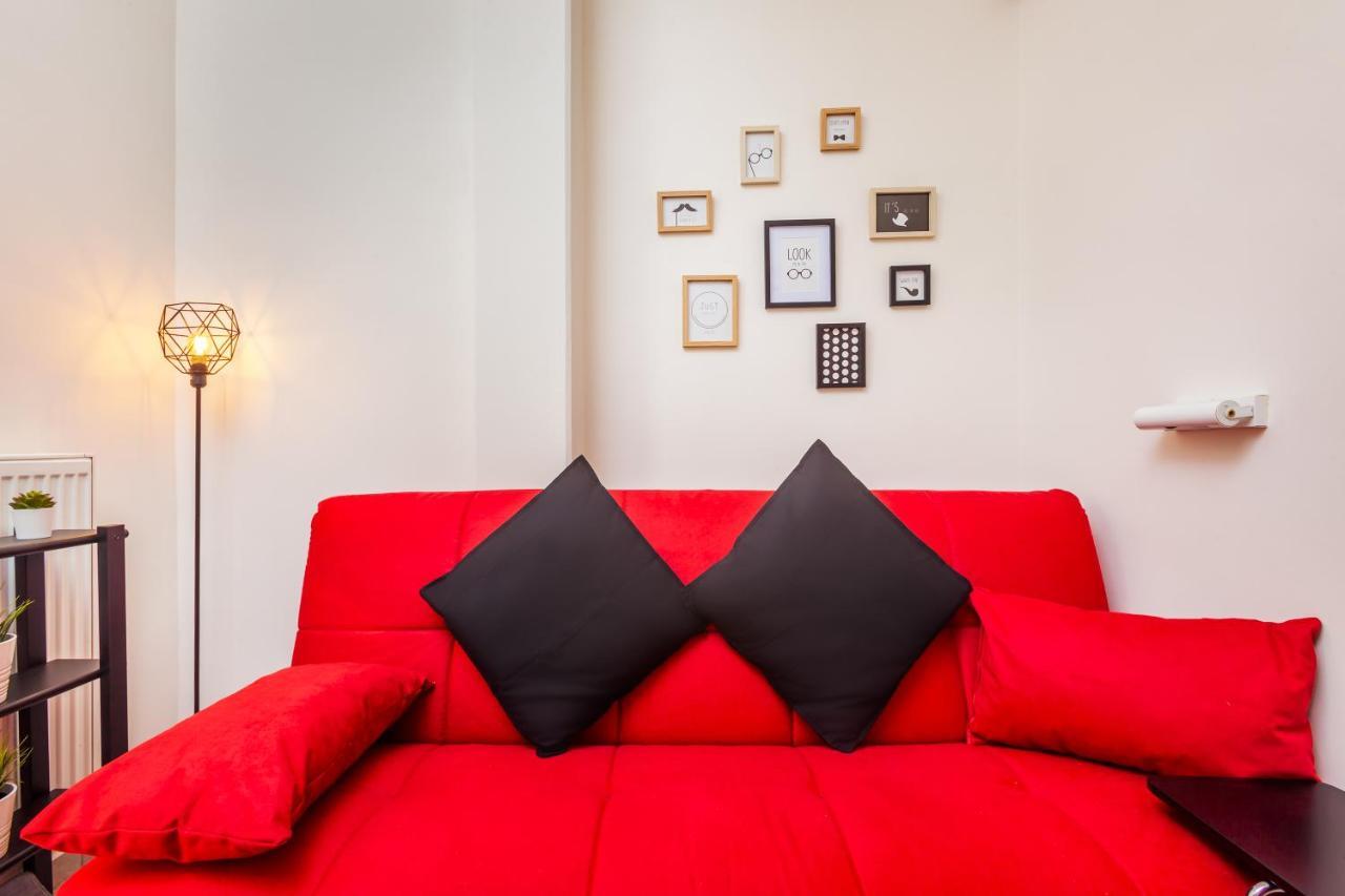 Charlot House