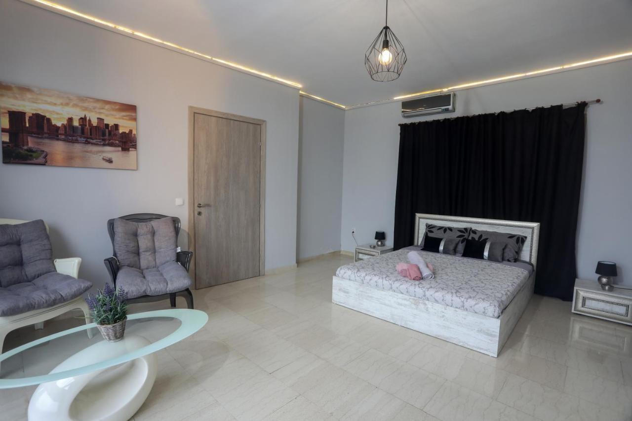 Iris Apartment *