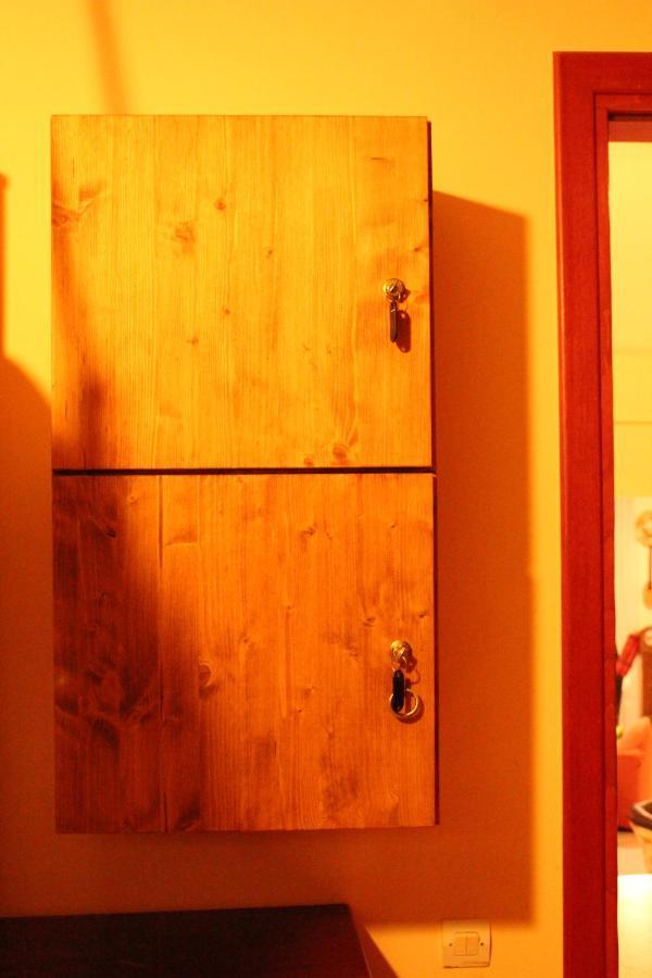 Crossroads Hostel *