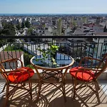 Westside City Apartment, 2 Bdrms, Vesta Philoxenia