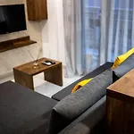 Manou No15 Apartment