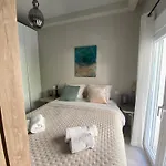 Victoria Apartment