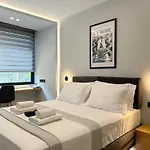 Luxury Downtown Apartment Α5