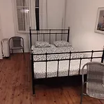 Cosy Open Large Studio By Roman Ruins Helexpo