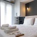 Elegant, Modern & Spacious Apartment In Thessaloniki With Balcony