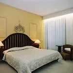 Nepheli Hotel