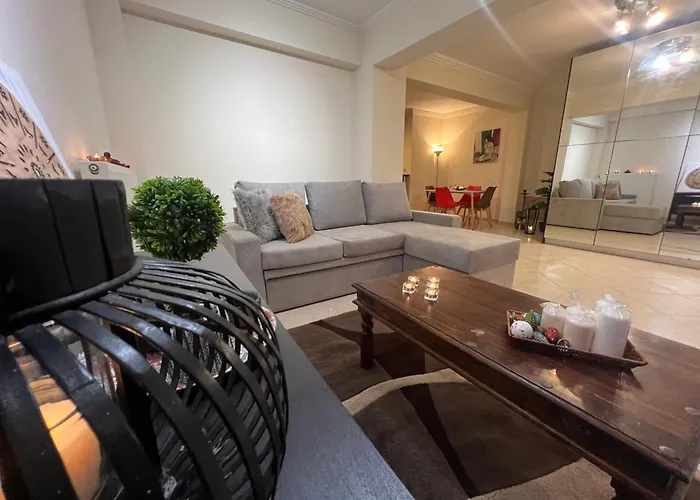 Quirky & Classy Flat In Salonika