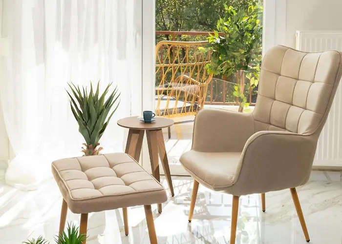 Crystal Haven Luxury Apartment By Binobi!