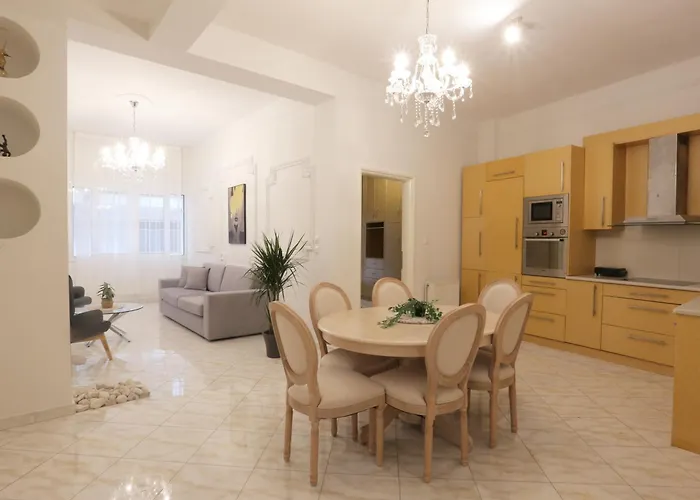 White Tower Family Apartment With Jacuzzi - Perfect Hospitality