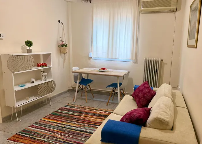 Cozy Apartment In Ano Poli