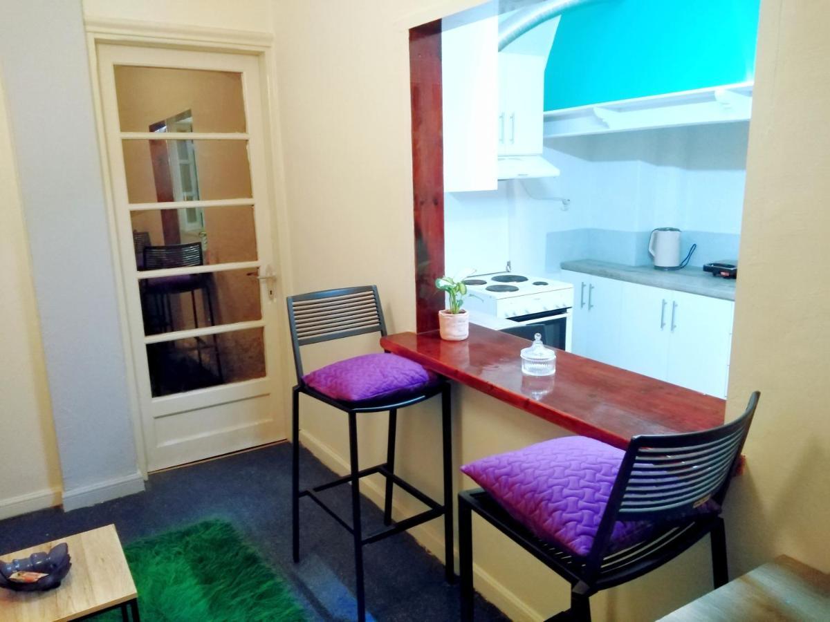 Downtown Apartment *